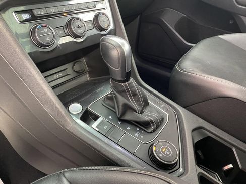 Used 2021 Volkswagen Tiguan SEL image 26