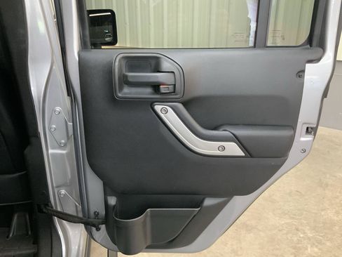 Used 2015 Jeep Wrangler Unlimited Sport AWD/4WD image 24