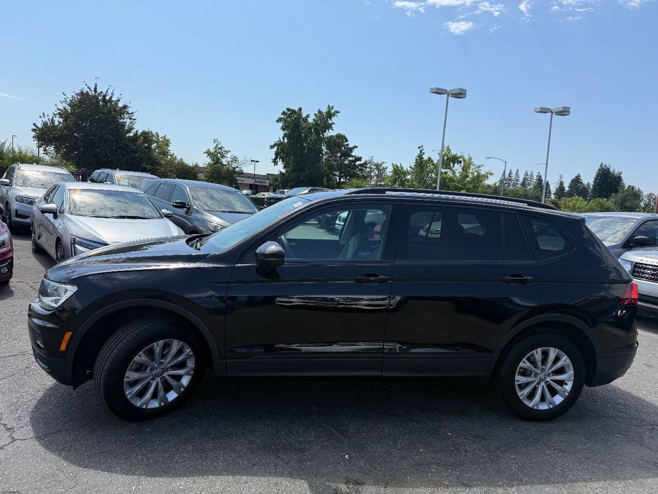 Used 2019 Volkswagen Tiguan S w/ Driver Assistance Package FWD image 5