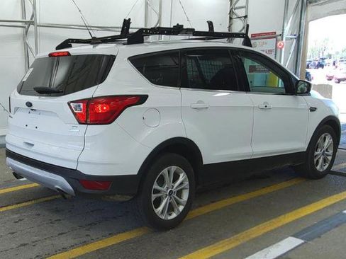 Used 2019 Ford Escape SE FWD image 4