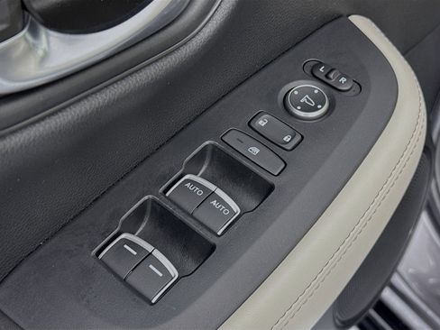 Certified 2024 Honda HR-V EX-L image 17