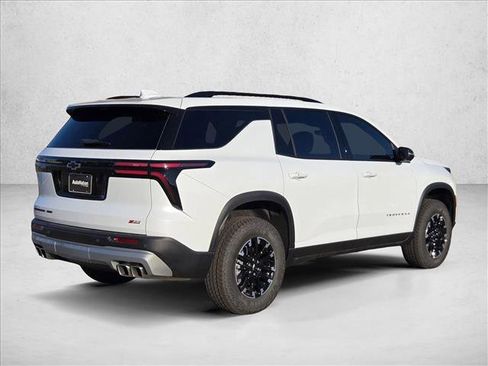 New 2026 Chevrolet Traverse Z71 w/ Driver Confidence Package image 2