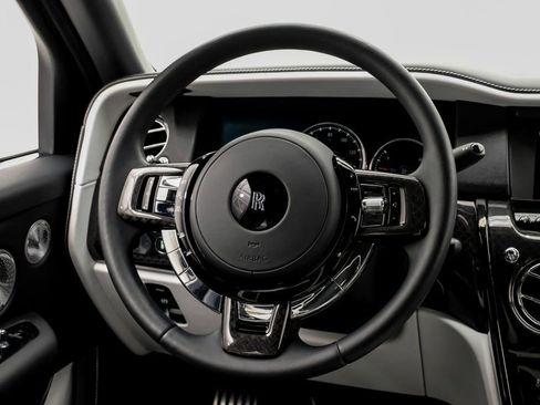 Used 2022 Rolls-Royce Cullinan Black Badge AWD/4WD image 13
