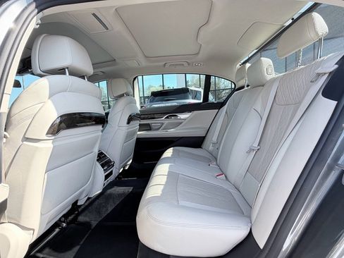 Used 2016 BMW 740i 740i image 29