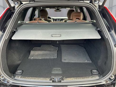 Used 2023 Volvo XC60 B5 Plus FWD image 21