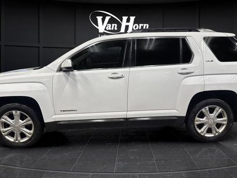 Used 2017 GMC Terrain SLE w/ Convenience Package FWD image 2
