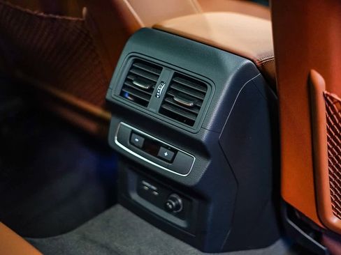 Used 2021 Audi Q5 Premium image 17