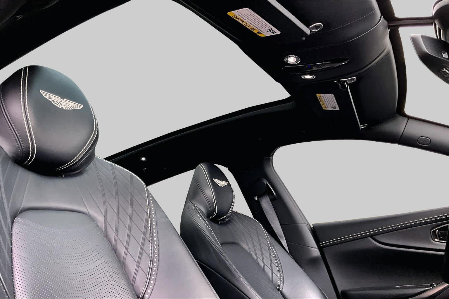 Used 2022 Aston Martin DBX AWD/4WD image 14