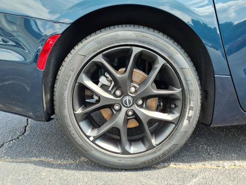 Used 2025 Chrysler Pacifica Limited FWD image 10