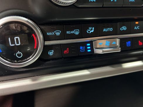 Used 2024 Ford Expedition Limited image 37