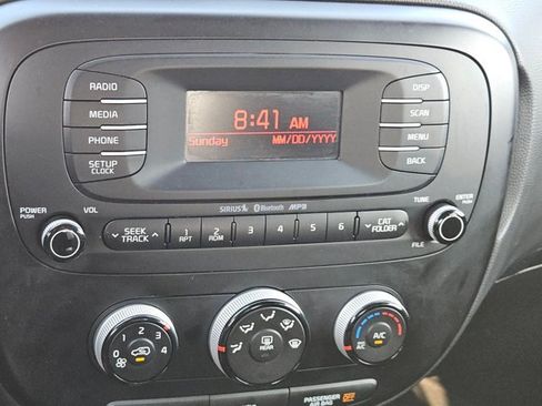 Used 2016 Kia Soul FWD image 13