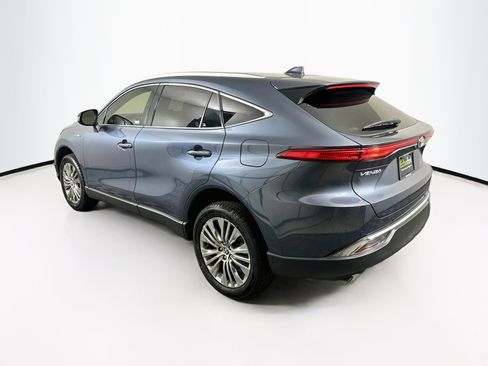 Used 2021 Toyota Venza XLE w/ Softex Package AWD/4WD image 5