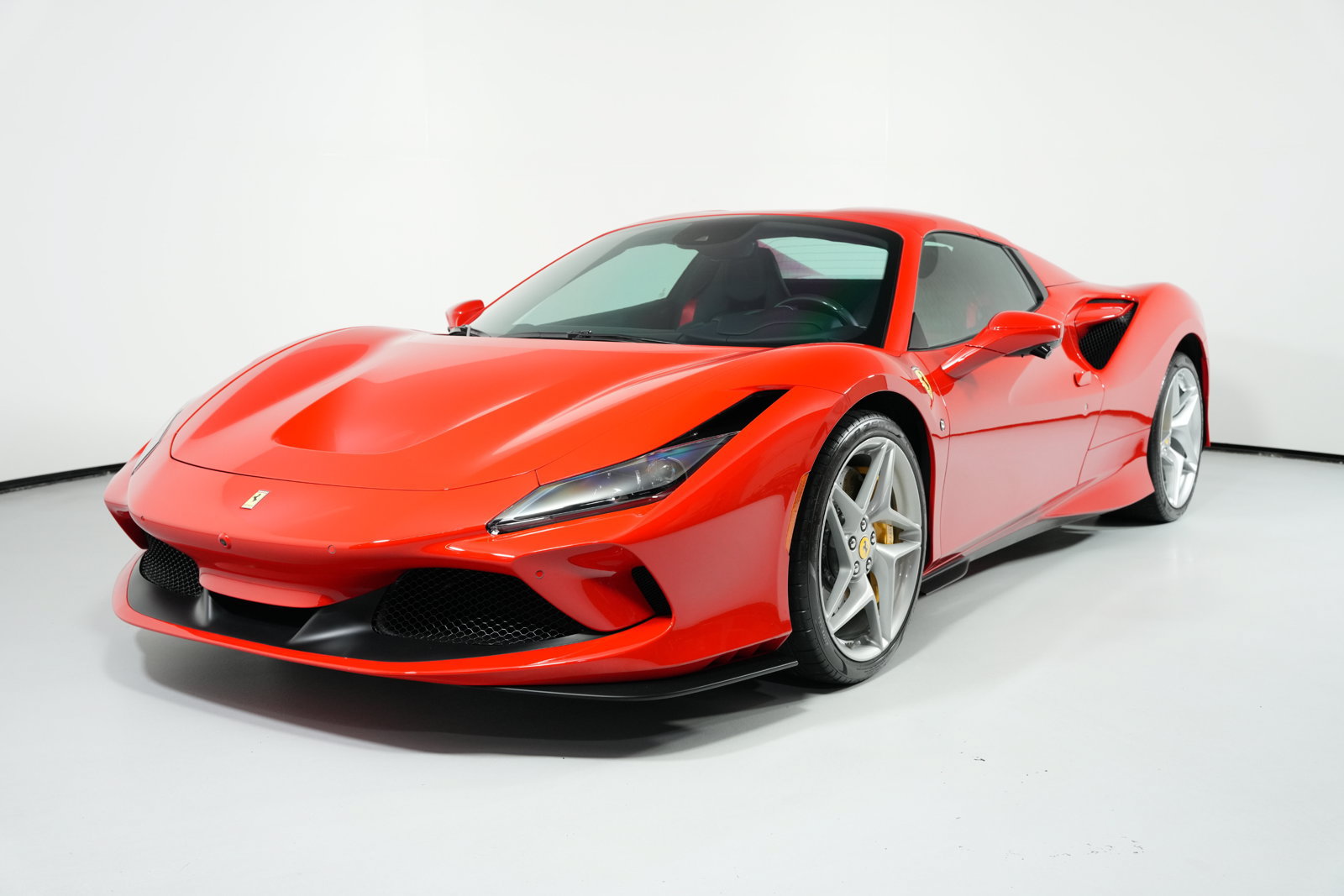 Certified 2022 Ferrari F8 Spider RWD image 7