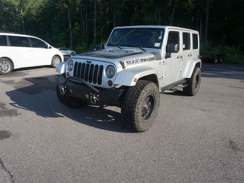 Used 2012 Jeep Wrangler Unlimited Sahara AWD/4WD image 20