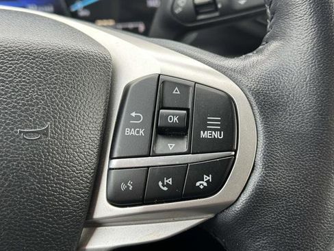 Used 2023 Ford Explorer XLT image 17