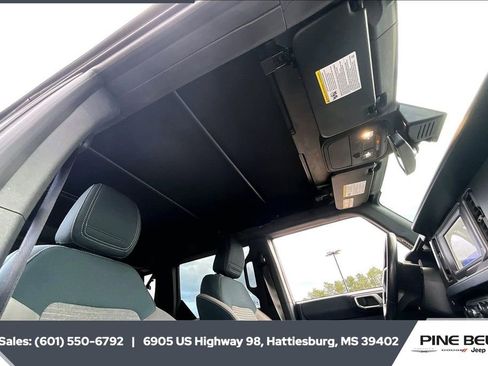 Used 2022 Ford Bronco Outer Banks image 16