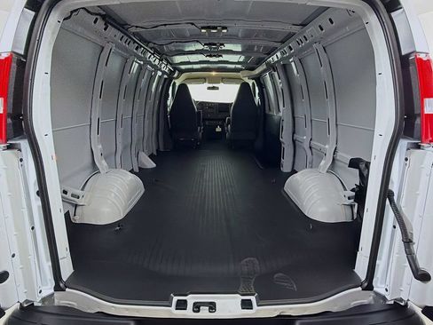 New 2026 Chevrolet Express 3500 Extended RWD image 19