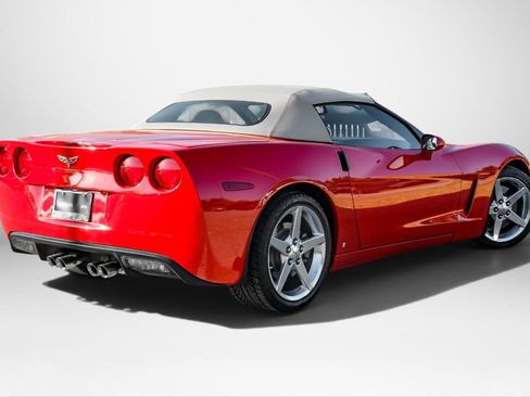 Used 2006 Chevrolet Corvette Convertible w/ Preferred Equipment Group RWD image 6