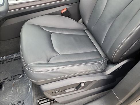 Certified 2023 Audi Q8 Premium image 24