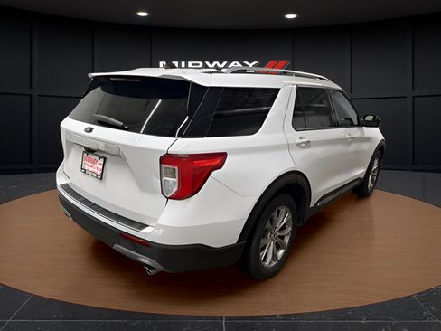 Used 2022 Ford Explorer Limited w/ Equipment Group 301A RWD image 4