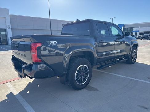 Used 2024 Toyota Tacoma TRD Sport image 5