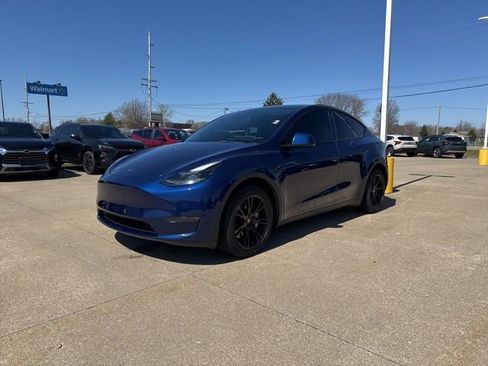 Used 2023 Tesla Model Y Long Range image 3