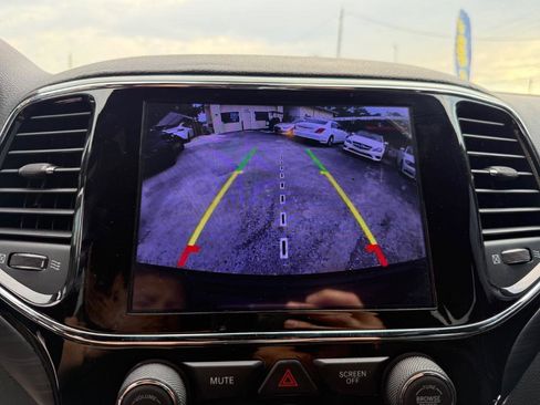 Used 2020 Jeep Grand Cherokee Altitude image 21