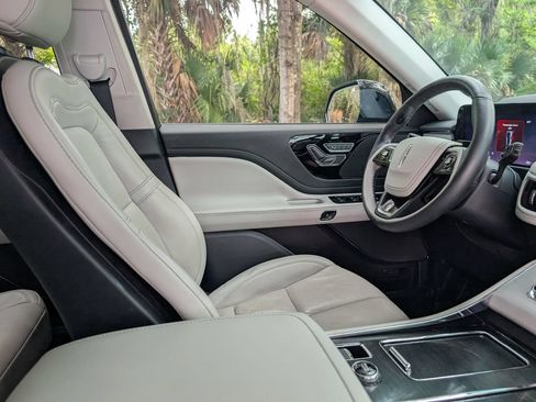 Used 2025 Lincoln Aviator Reserve w/ Jet Appearance Package RWD image 13