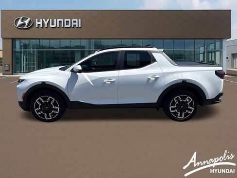 Used 2025 Hyundai Santa Cruz Limited AWD/4WD image 2