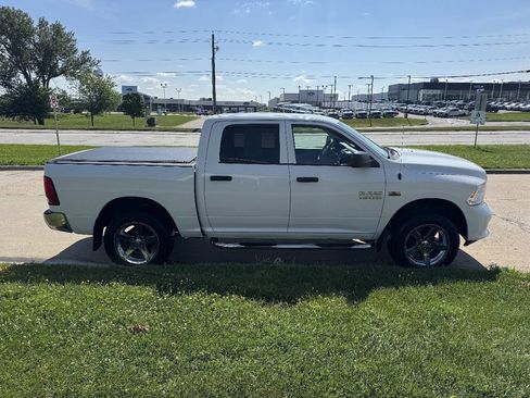 Used 2017 RAM 1500 Express AWD/4WD image 6
