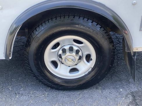 Used 2014 Chevrolet Express 3500 RWD image 7