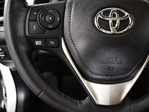 Used 2015 Toyota RAV4 Limited image 22