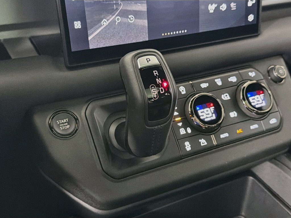 Used 2025 Land Rover Defender 110 AWD/4WD image 17