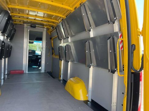 Used 2021 Mercedes-Benz Sprinter 2500 w/ Acoustic Package image 14