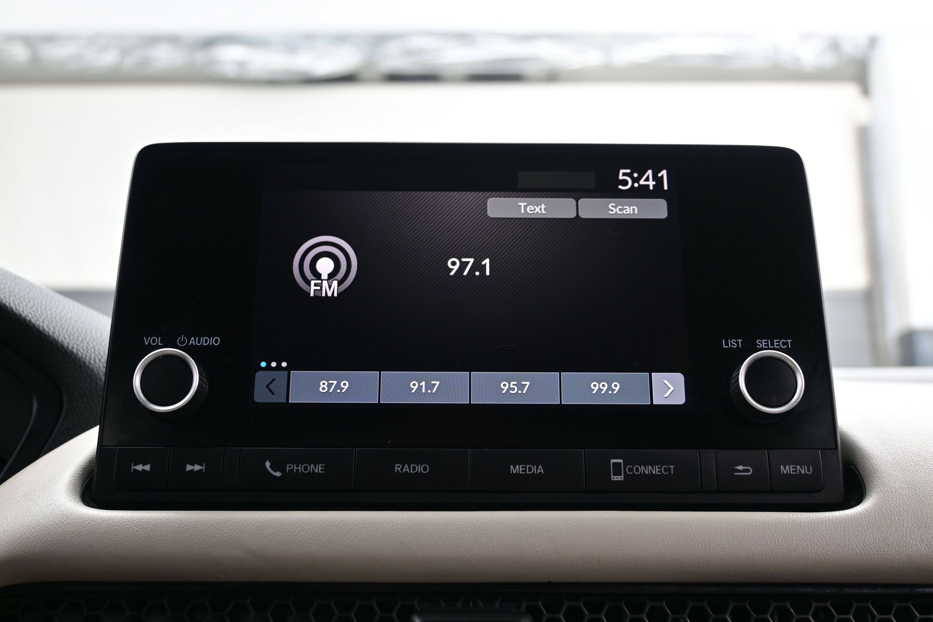 Used 2024 Honda HR-V LX image 17