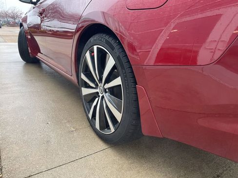 Used 2019 Nissan Altima 2.5 SR w/ SR Premium Package image 18