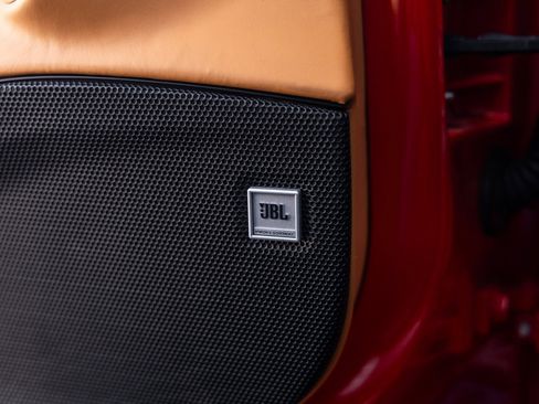 Used 2021 Ferrari F8 Tributo image 30