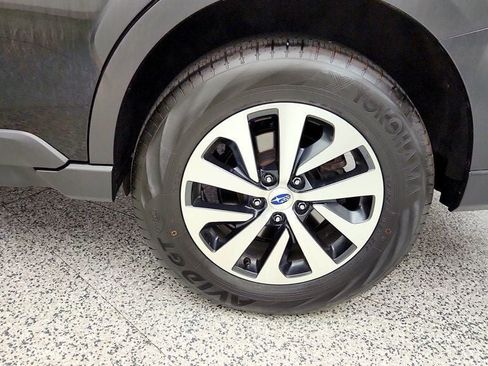 Used 2023 Subaru Outback Premium AWD/4WD image 9