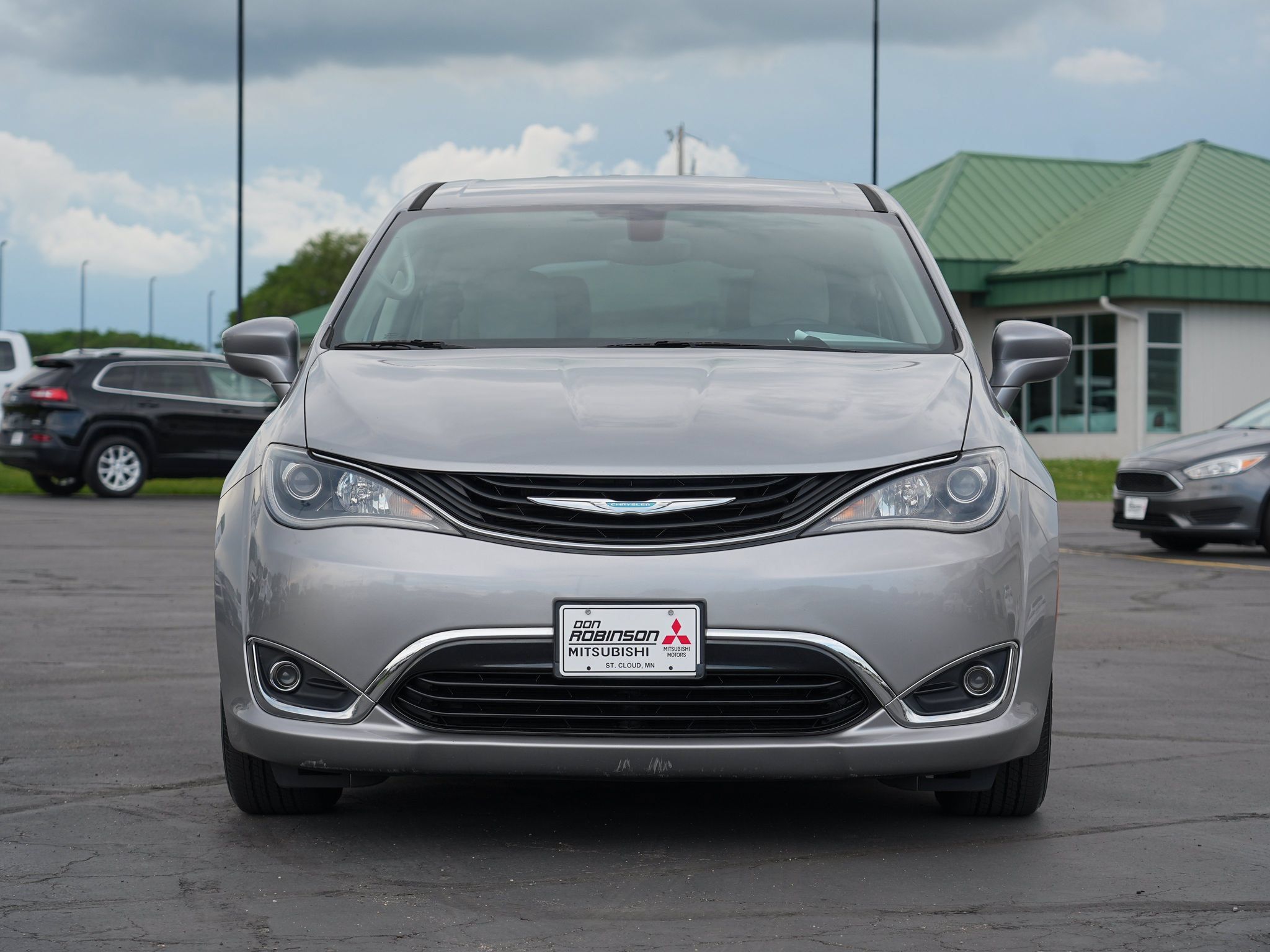 Used 2017 Chrysler Pacifica Touring Plus FWD image 9