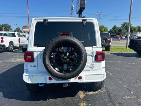 Used 2021 Jeep Wrangler Unlimited Sahara AWD/4WD image 6