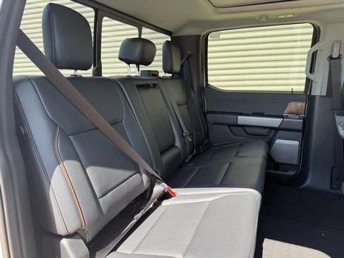 New 2026 Ford F250 Lariat w/ Black Appearance Package AWD/4WD image 15