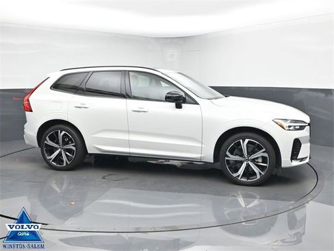 Used 2022 Volvo XC60 B6 R-Design w/ Protection Package Premier image 1