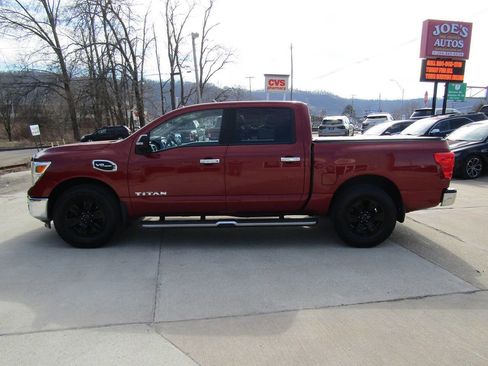 Used 2017 Nissan Titan SV image 7