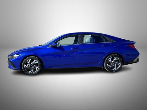 Certified 2024 Hyundai Elantra SEL w/ Convenience Package image 8