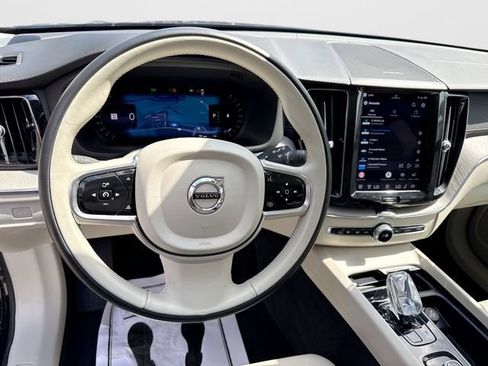 Certified 2024 Volvo XC60 B5 Ultimate w/ Protection Package Premier AWD/4WD image 13