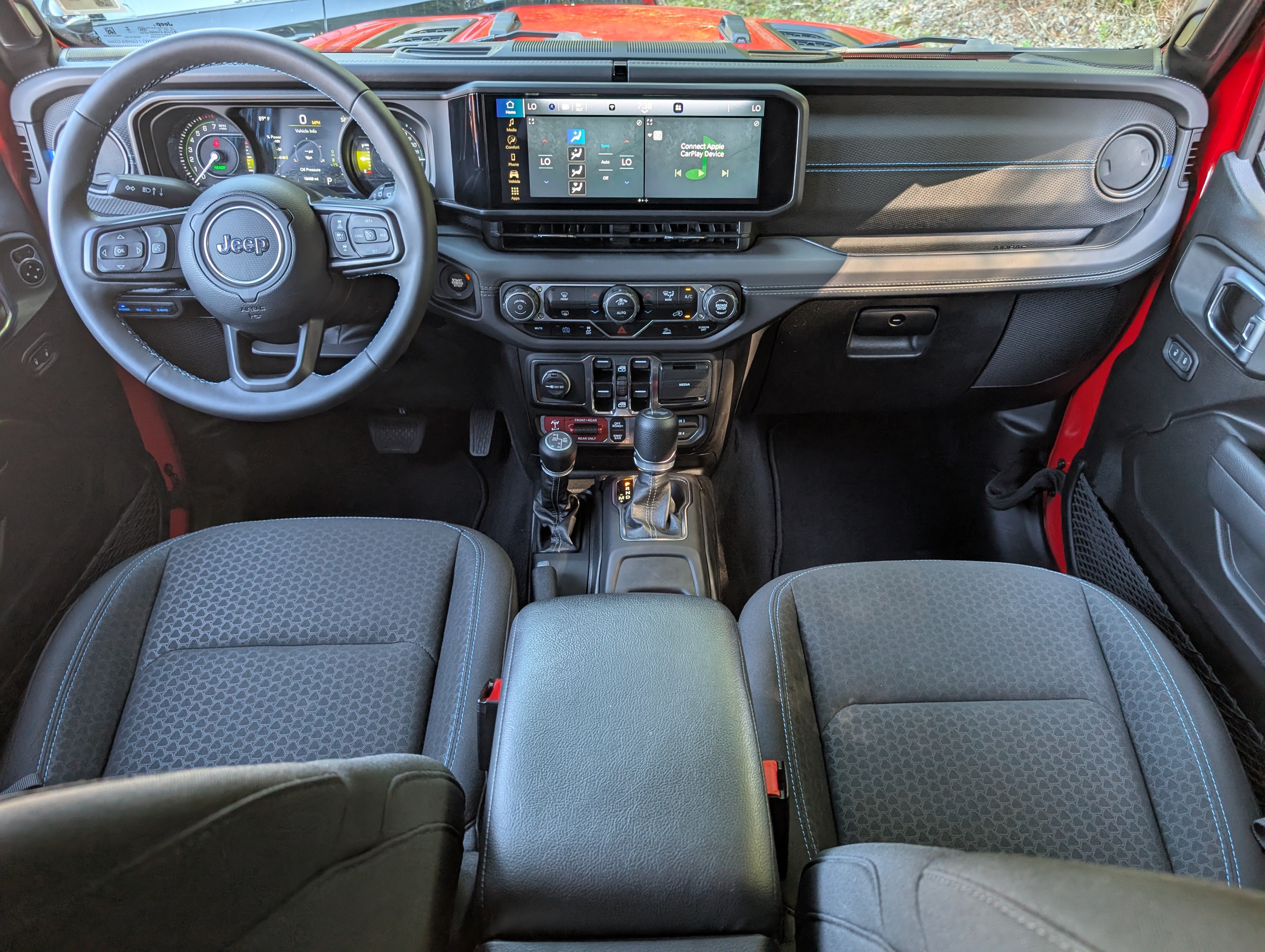 Used 2025 Jeep Wrangler Unlimited Rubicon 4xe AWD/4WD image 22