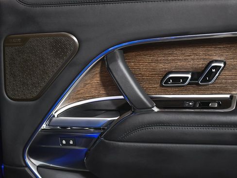 Used 2024 Land Rover Range Rover Autobiography image 17