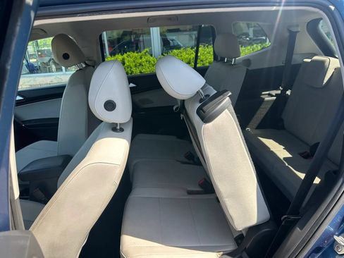 Used 2020 Volkswagen Tiguan SE FWD image 18