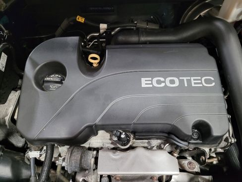 Used 2020 Chevrolet Equinox LT FWD image 30