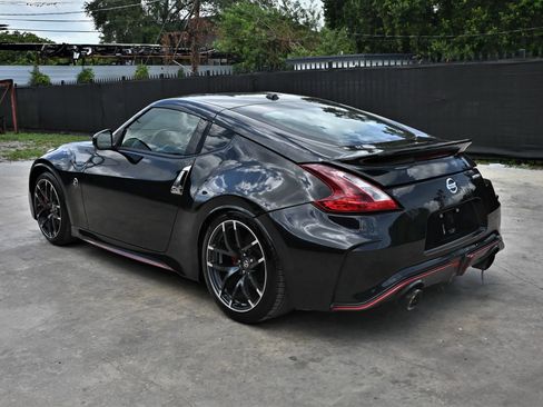 Used 2019 Nissan 370Z NISMO RWD image 5